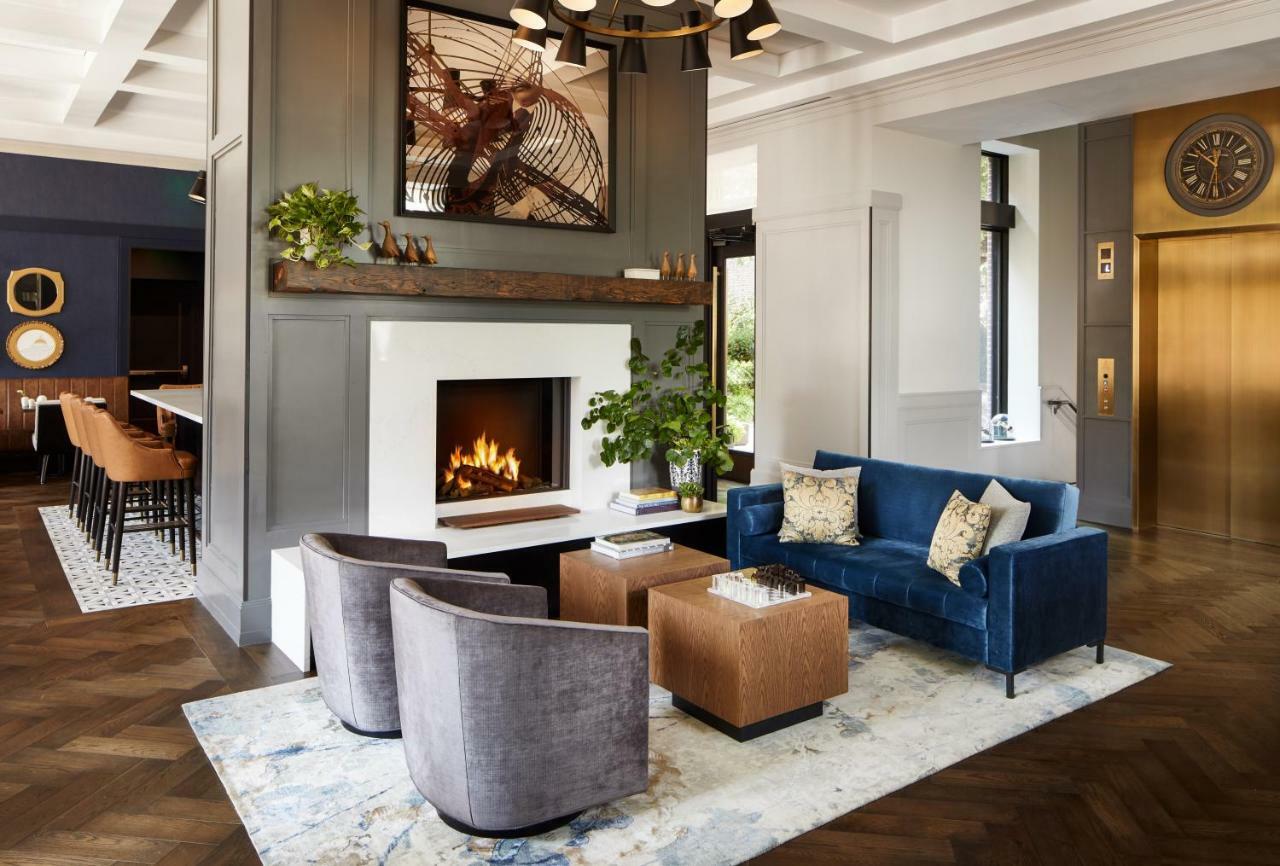 The Whitney Hotel Boston Eksteriør billede The lounge at the 100 Lincoln Street