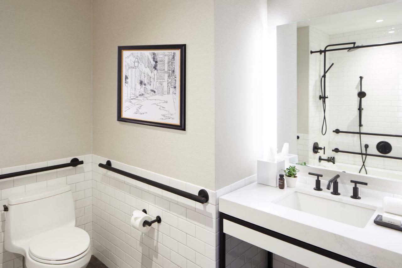 The Whitney Hotel Boston Eksteriør billede Bathroom