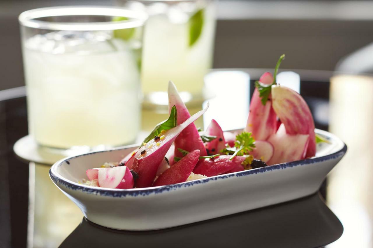 The Whitney Hotel Boston Eksteriør billede A salad of dragon fruit