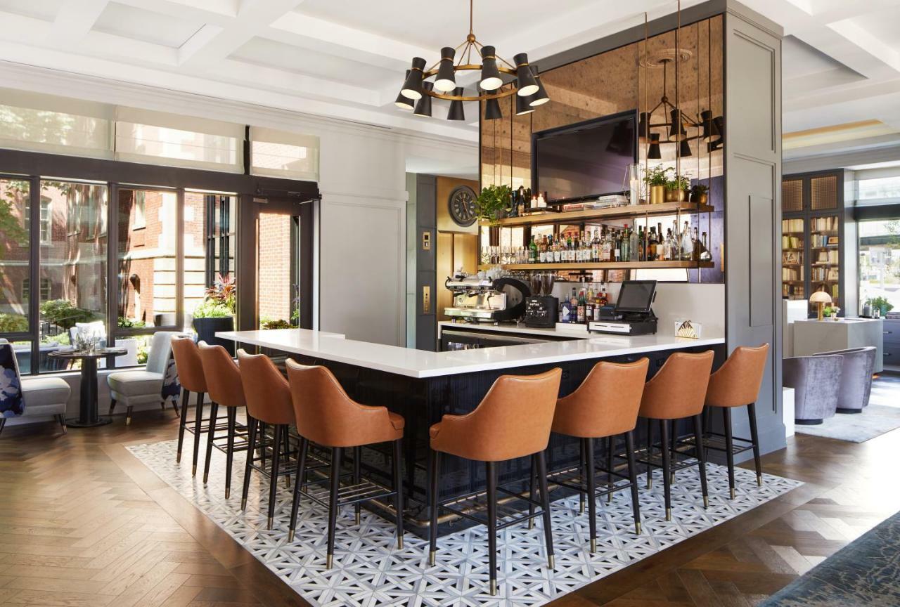 The Whitney Hotel Boston Eksteriør billede The bar at the hotel