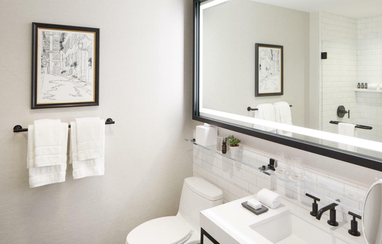 The Whitney Hotel Boston Eksteriør billede Bathroom