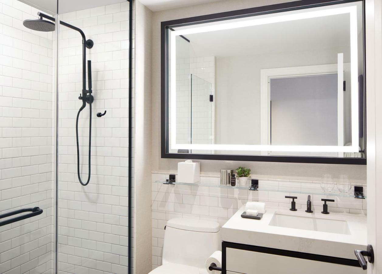 The Whitney Hotel Boston Eksteriør billede Bathroom